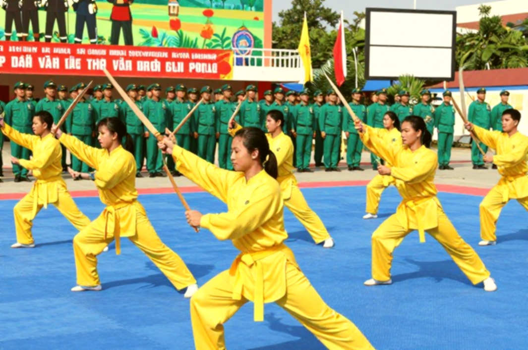 Bóng đá Việt Nam đang tự lừa dối mình bằng những chiến thắng giao hữu Bóng đá Việt Nam đang tự lừa dối mình bằng những chiến thắng giao hữu