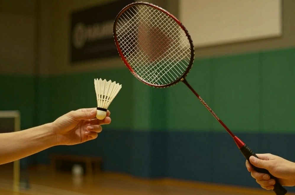 Alwi Farhan và buổi tập với Kento Momota: Khi Indonesia đo tay vợt trẻ bằng thước của một huyền thoại phòng ngự