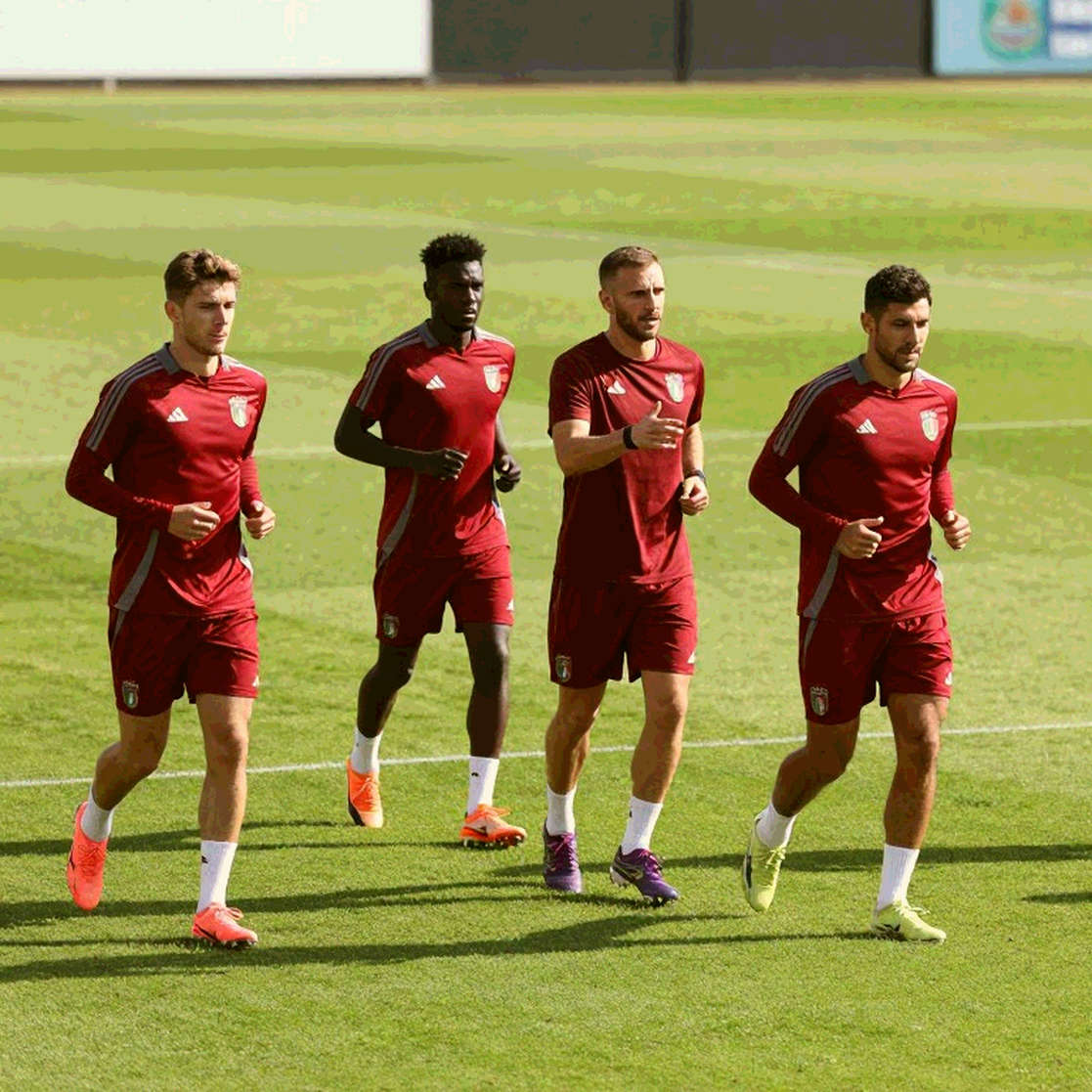 Phút 16 ở Anfield: Liverpool lật ngược bức tường 5-3-2 của Atletico Phút 16 ở Anfield: Liverpool lật ngược bức tường 5-3-2 của Atletico