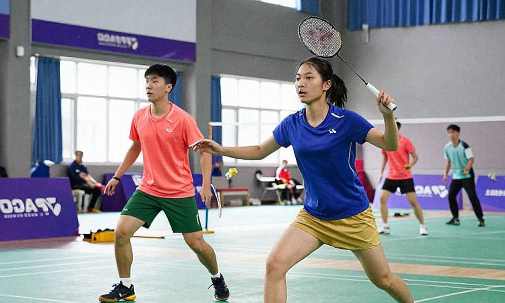 Alwi Farhan Trains With Kento Momota Ahead of Asian Games 2026: What the PBSI Bulletin Leaves Blank Alwi Farhan Trains With Kento Momota Ahead of Asian Games 2026: What the PBSI Bulletin Leaves Blank