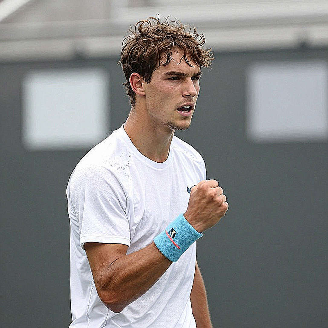 Zverev Survives Sonego in Five-Set Thriller: Victory or Warning Bell?