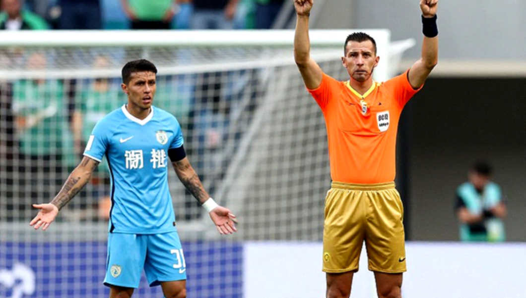 Monchengladbach on Zero Points: Diks, Machino and the Power Vacuum on the Penalty Spot Monchengladbach on Zero Points: Diks, Machino and the Power Vacuum on the Penalty Spot