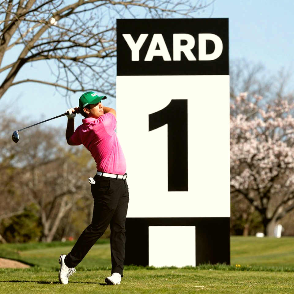 Lớp Áo Mùa Thu: Khi Bài Viết Golf Trở Thành Catalog Quảng Cáo Tinh Vi