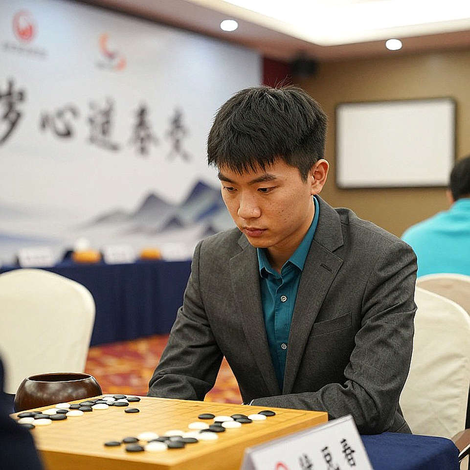 Giữa Olympiad và phòng tập: Tuyệt tác Sicilian nằm ở đâu trong ChessBase #225