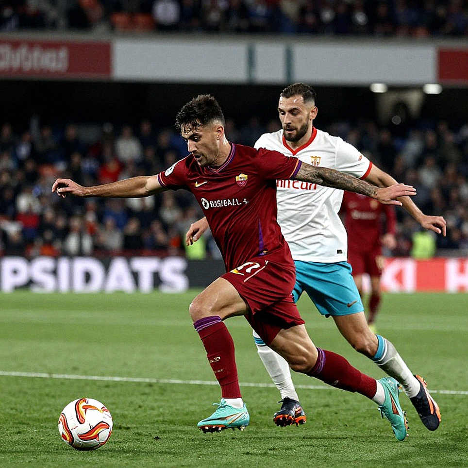 Một điều khoản giải phóng ở Luzhniki và cái bẫy của bản tin chuyển nhượng rỗng dữ liệu