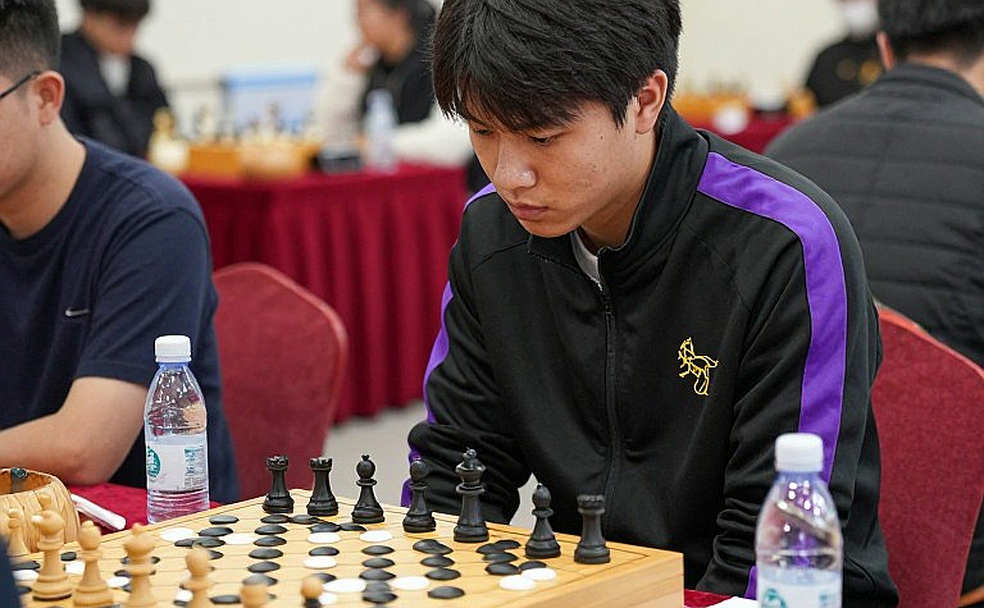 ChessBase Magazine số 225: 27 ván cờ ngắn, 10 bài khai cuộc và một cái tên không có trong mục lục