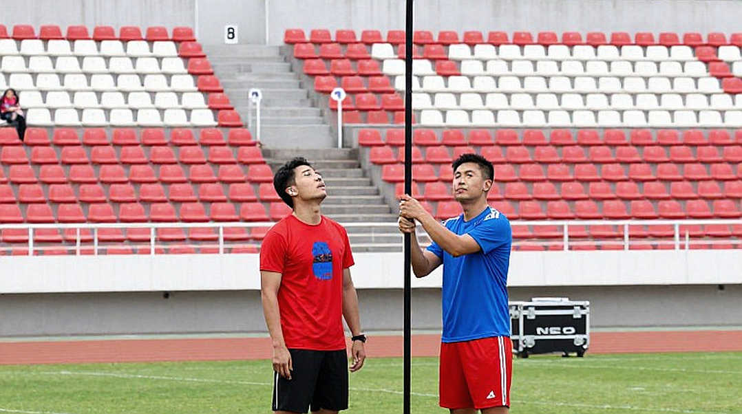 Sân tập lạnh giữa tháng Giêng và những chiếc áo chưa in tên: Câu chuyện chuyển nhượng V-League 2026 nhìn từ phòng thay đồ CLB Hà Nội Sân tập lạnh giữa tháng Giêng và những chiếc áo chưa in tên: Câu chuyện chuyển nhượng V-League 2026 nhìn từ phòng thay đồ CLB Hà Nội