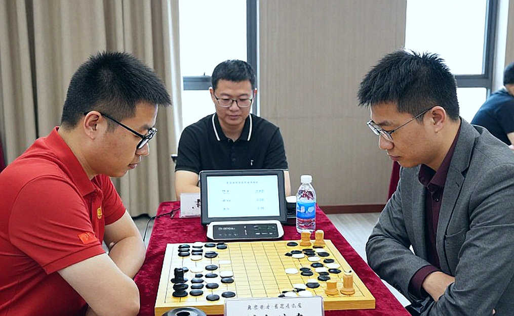 Elon Musk và Chess.com tranh cãi sôi nổi về khả năng AI giải mã cờ vua Elon Musk và Chess.com tranh cãi sôi nổi về khả năng AI giải mã cờ vua